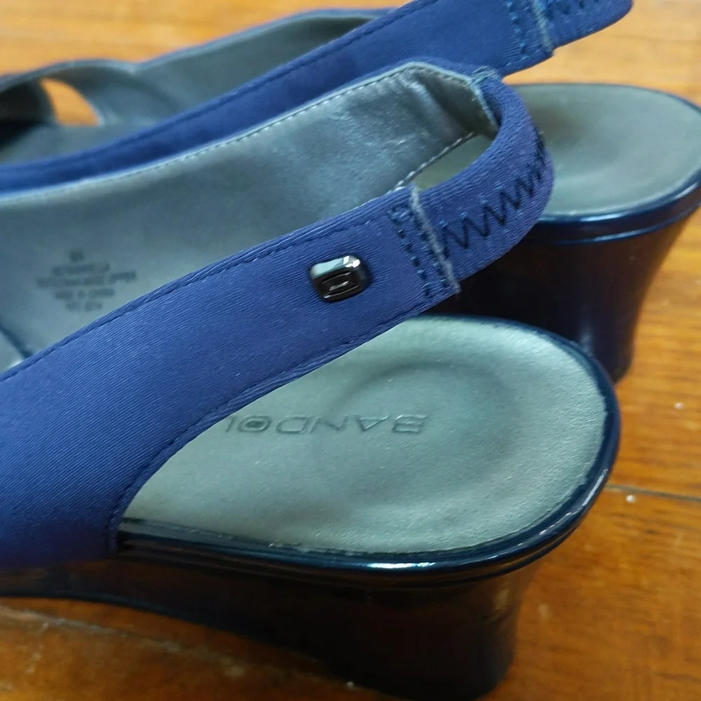 Bandolino Navy peep toe wedges with slingback - Picture 5 of 9